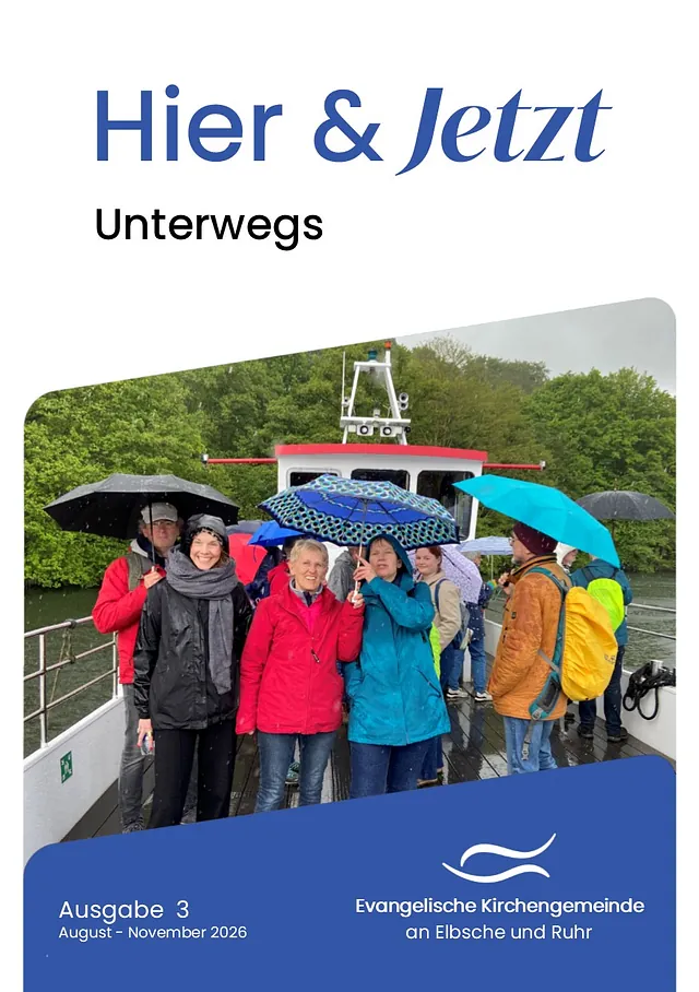 Die Titelseite des aktuellen Gemeindebriefs für die Monate August bis November 2026. Der Titel lautet "Unterwegs"